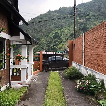 Mountain Chalet - Tungurahua Hot Springs/Aguas Termales Banos  Exterior photo