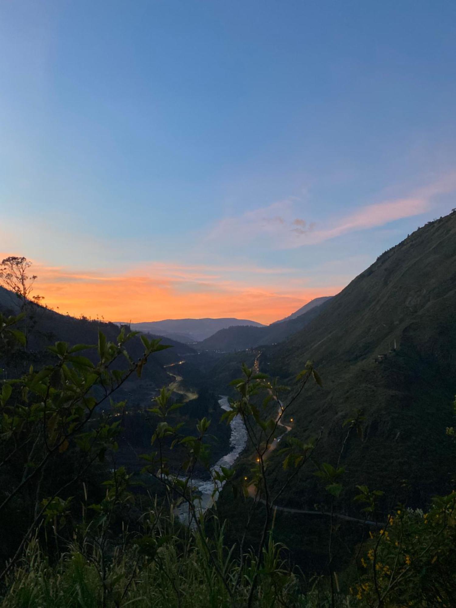 Chalet Mountain - Tungurahua Hot Springs/aguas Termales *